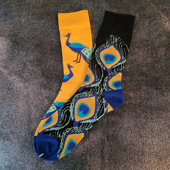 Asymmetrical Mismatched Peacock Socks - Picture 3 of 3